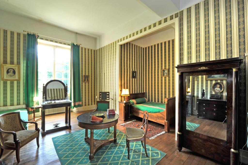 Chateau Du Riau Bed and Breakfast Villeneuve-sur-Allier Rum bild
