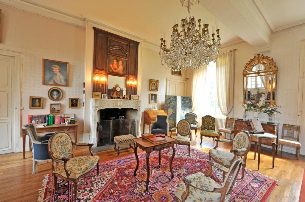 Chateau Du Riau Bed and Breakfast Villeneuve-sur-Allier Exteriör bild